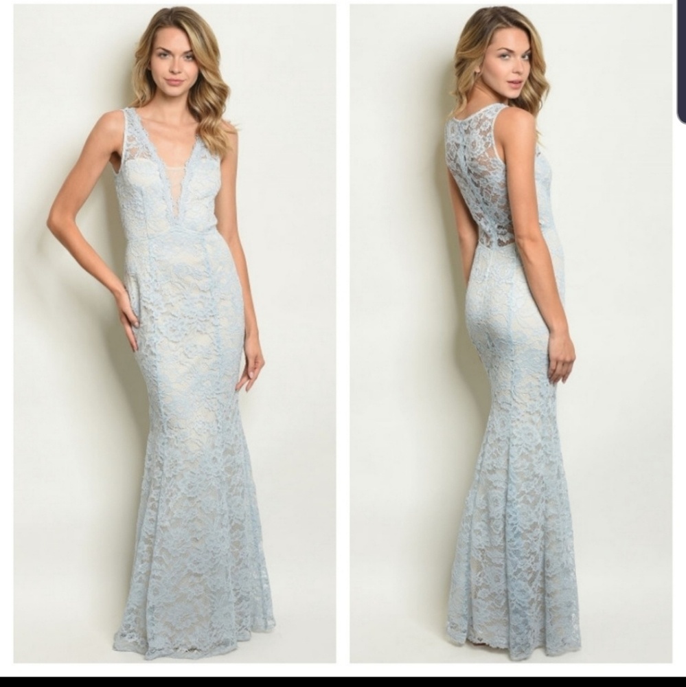 ALL OVER LACE EVENING GOWN ( A M)